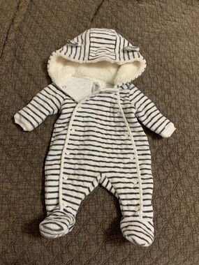 Striped Hooded Plush Baby One-Piece - White & Navy